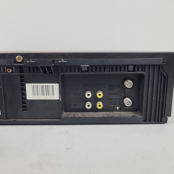 RCA VR519 VCR Plus 4 Head and Remote (Tested) - Picture 10 of 10